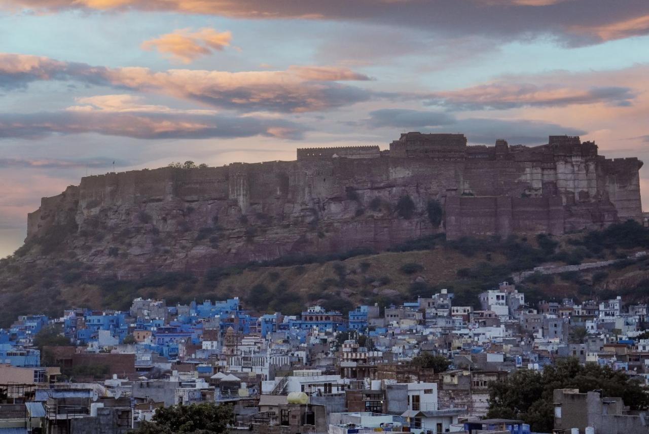 Hinduja Haveli Gulab Sagar Hotel Jodhpur  Bagian luar foto
