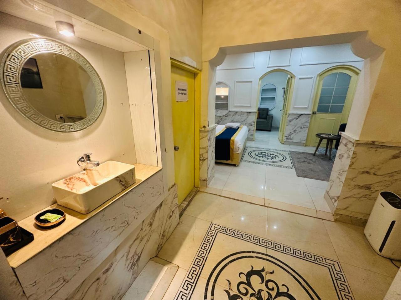 Hinduja Haveli Gulab Sagar Hotel Jodhpur  Bagian luar foto